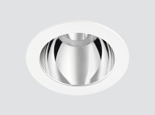 Recessed downlight with specular reflector F117ATM