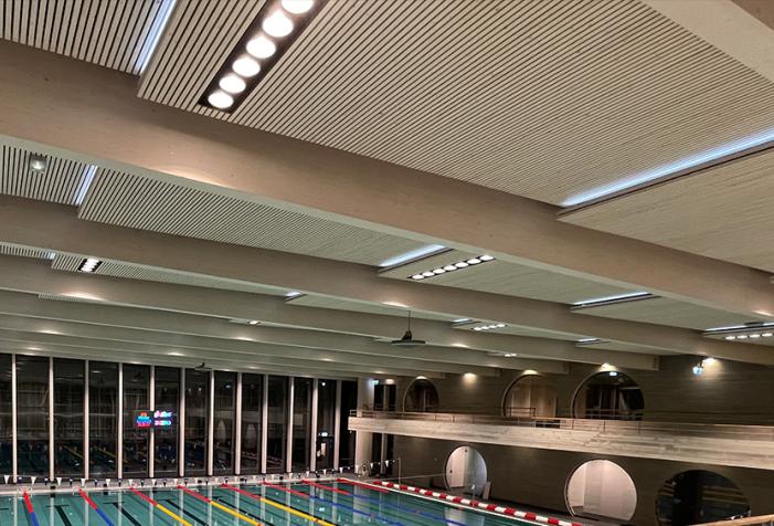 SUPER im Schwimmbad Louka in Znojmo, Tschechische Republik