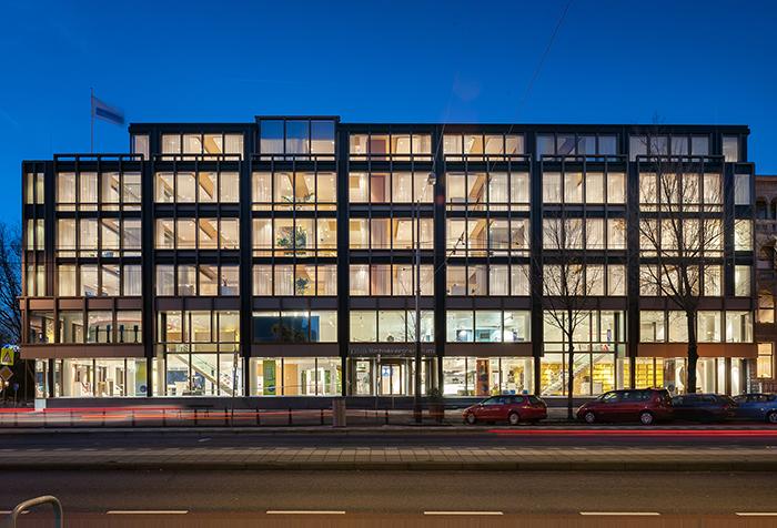 Rovasi éclaire le centre de visitants et les bureaux du De Nederlandsche Bank