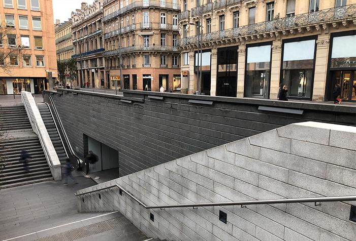 ROVASI il·lumina Metro Capitole a Tolosa, França