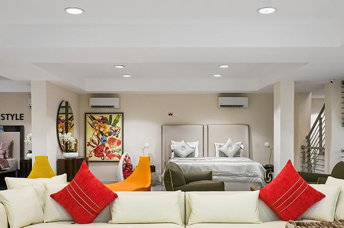 ROVASI il·lumina el nou showroom de Home Options a Lagos, Nigèria