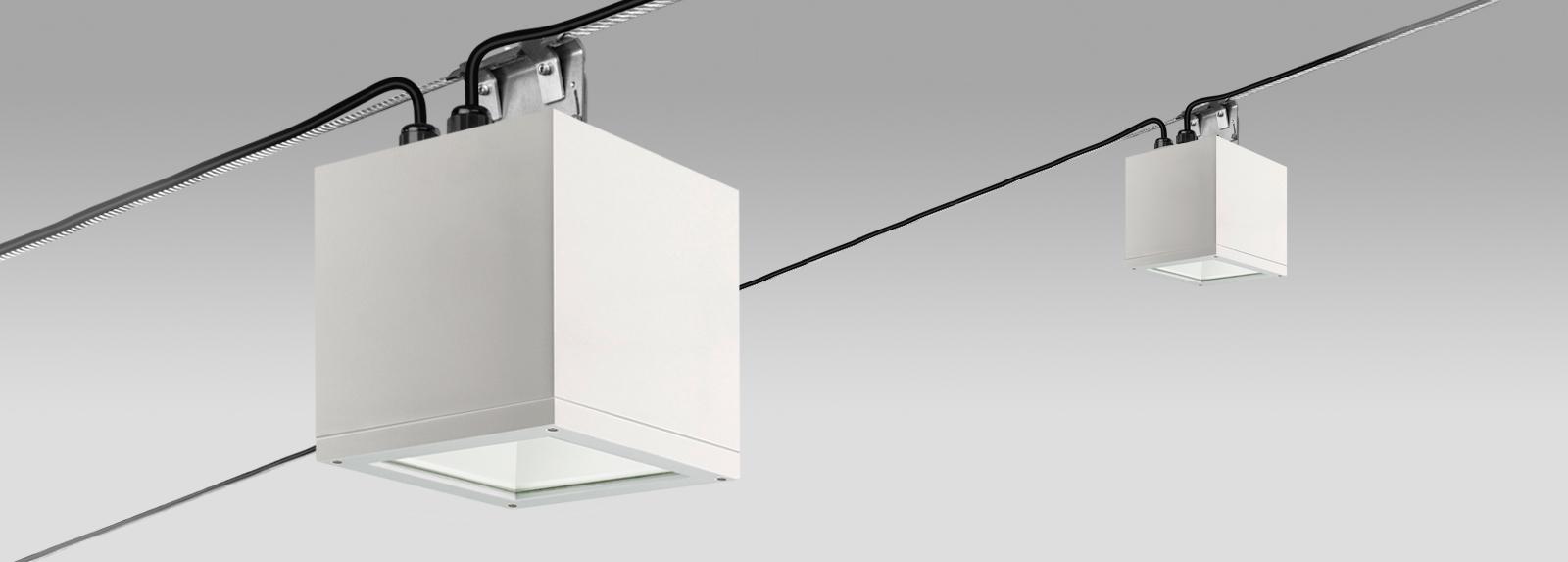 AERIAL SQ | Downlights suspendus IP65 pour installations sur catérnaires