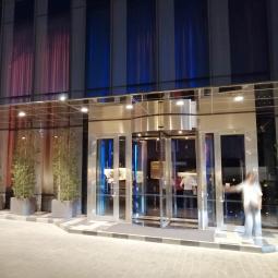 ROVASI WATERTIGHT downlights were chosen to illuminate one of the entrances to Banyan Tree Doha Hotel, Qatar