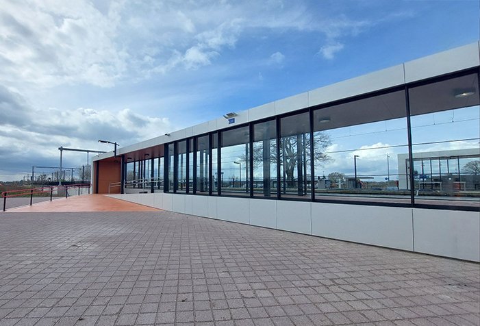 ROVASI ilumina la estación Emmen Zuid, Paises Bajos