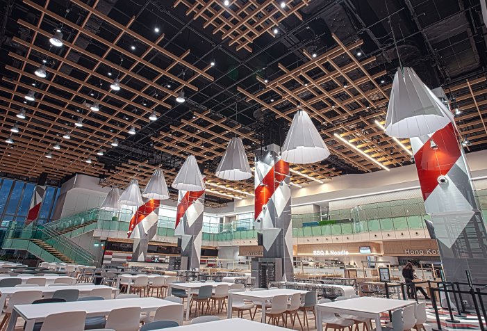 Helix und Gravity beleuchten das HKIA-Gemeinschaftsgebäude in Hongkong