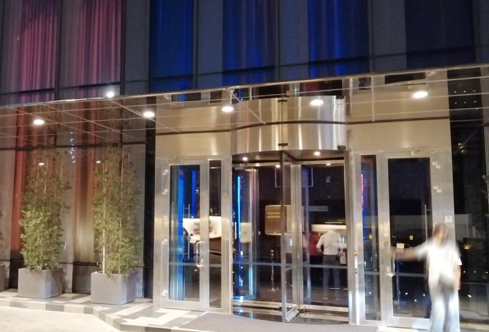 ROVASI WATERTIGHT downlights were chosen to illuminate one of the entrances to Banyan Tree Doha Hotel, Qatar ROVASI WATERTIGHT downlights were chosen to illuminate one of the entrances to Banyan Tree Doha Hotel, Qatar