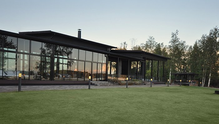 COLUTEA 200 apportent élégance et structure à un jardin privé en Finlande