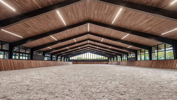 Jiva Hill Stables: Beleuchtung nach Maß für einen einzigartigen Multifunktionsraum