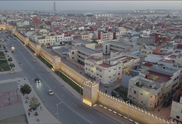 VICTORIA et DISTRICT 100 délimitant élégamment les murailles de Salé, au Maroc